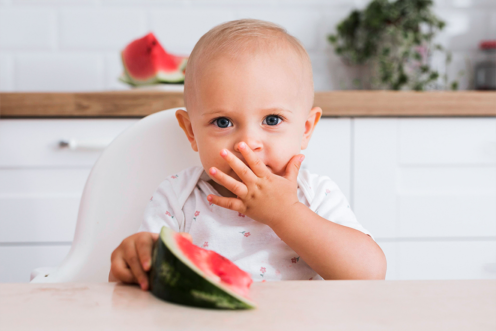 La fruta y el bebé, ¿cuándo y cómo debe comenzar a comerla